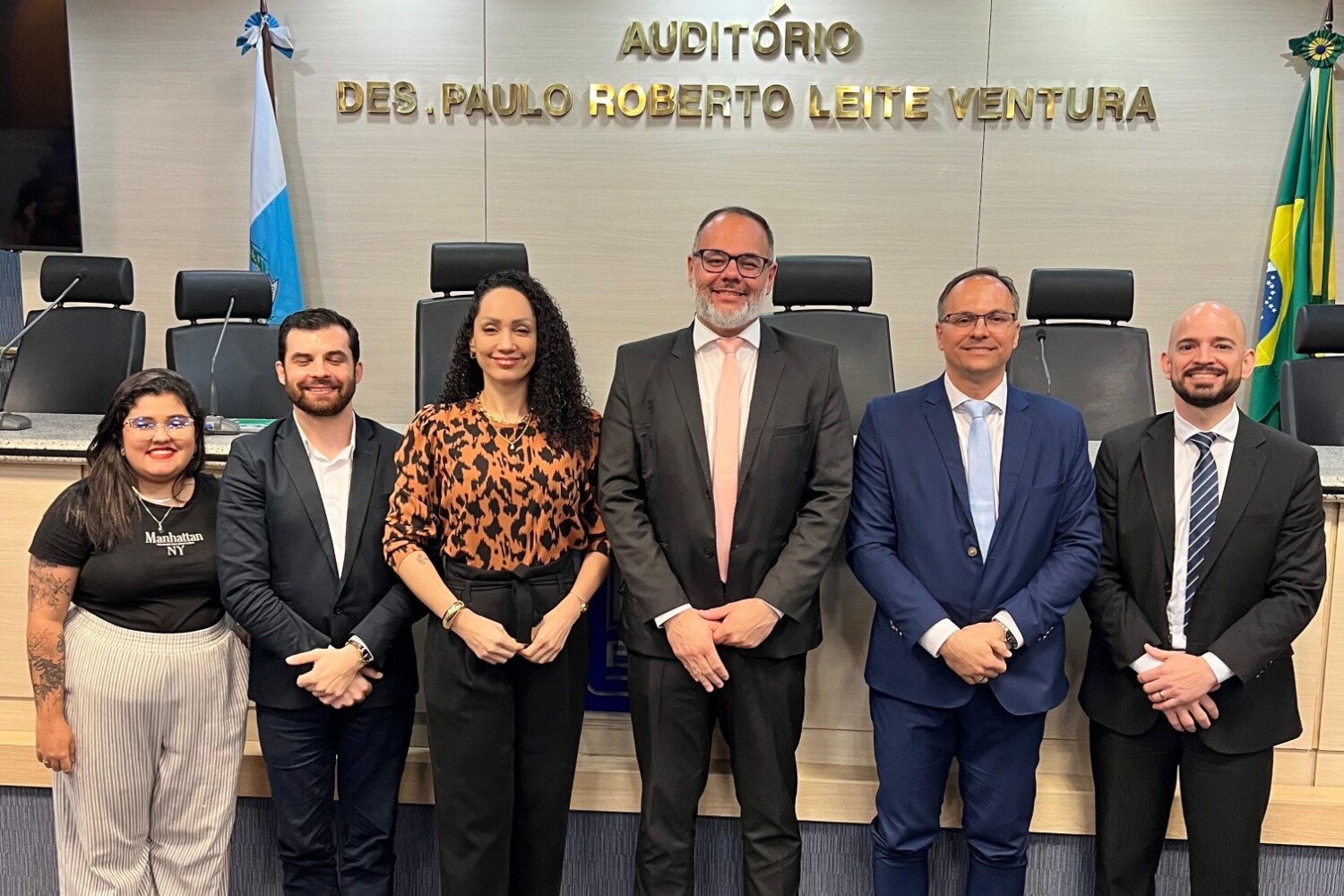 Dirigentes da OAB Itaboraí no auditório Des. Paulo Roberto Leite Ventura, na EMERJ